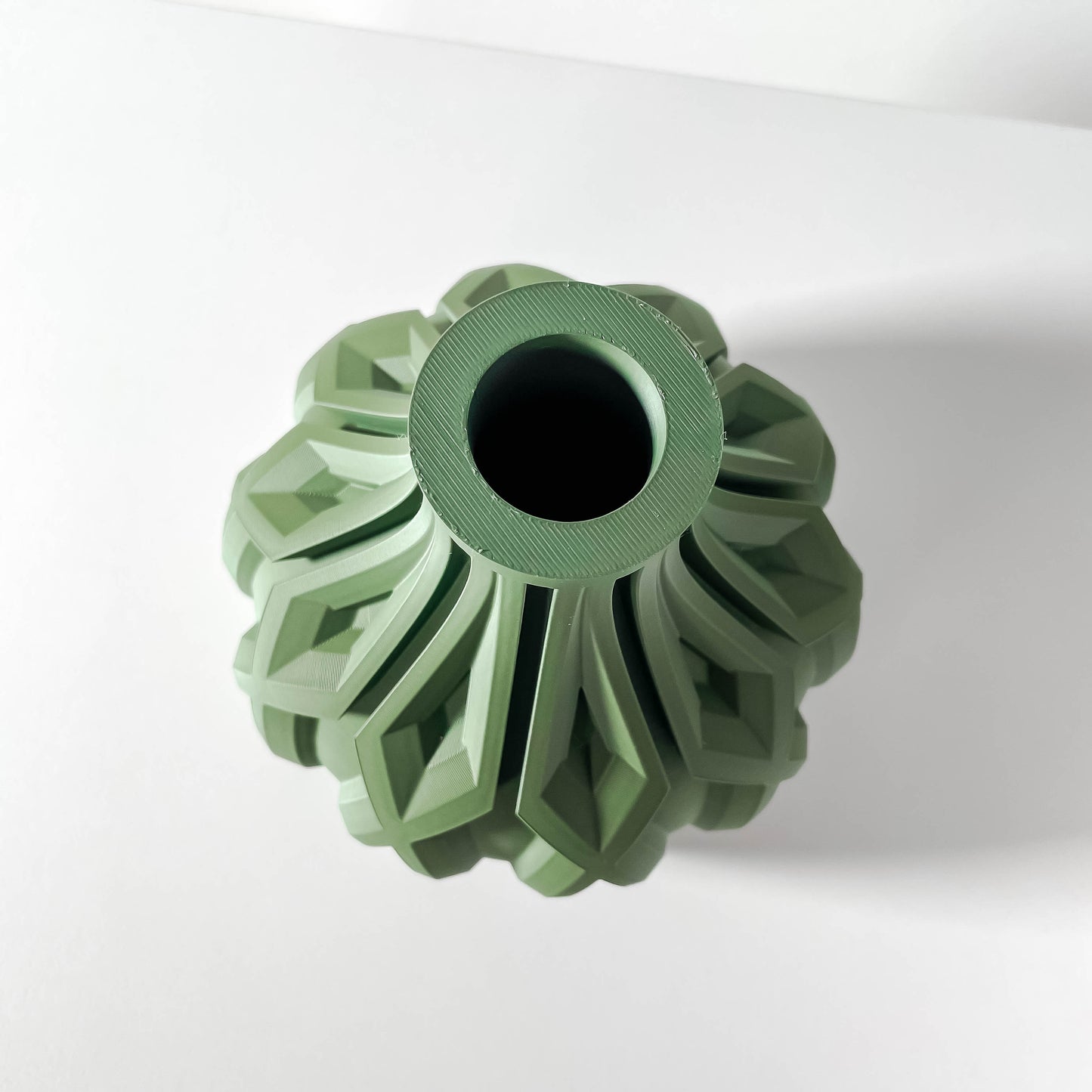 Vase court "Echo"